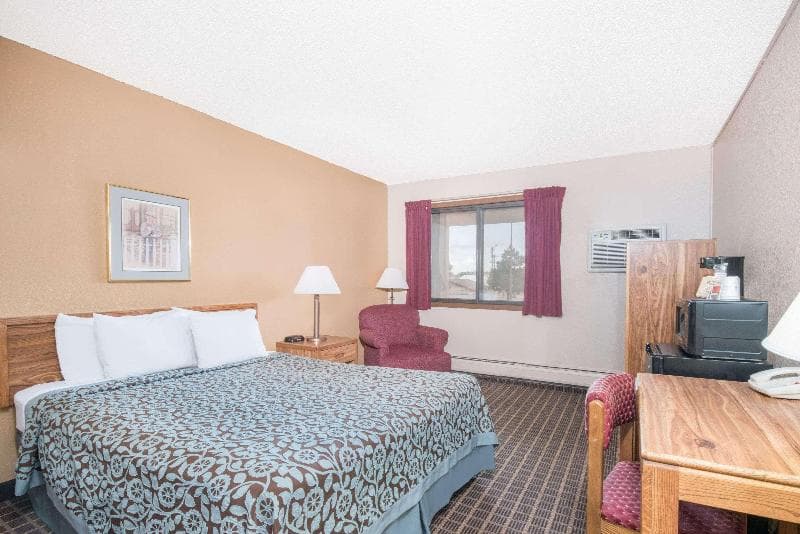 Days Inn By Wyndham Sioux Falls Airport 2
