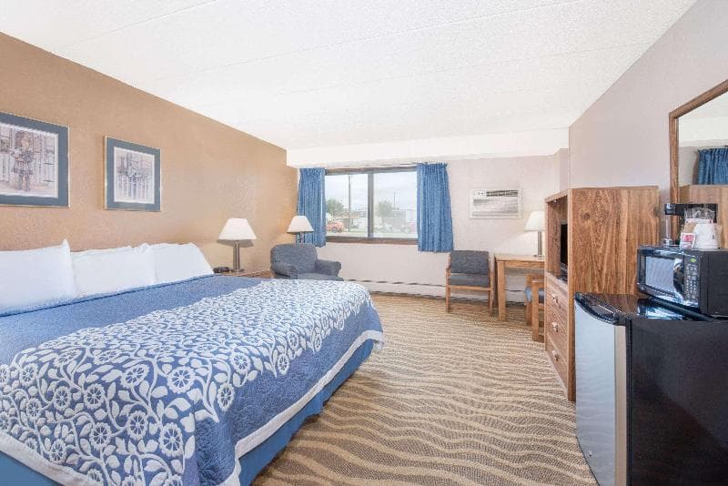 Days Inn By Wyndham Sioux Falls Airport 3