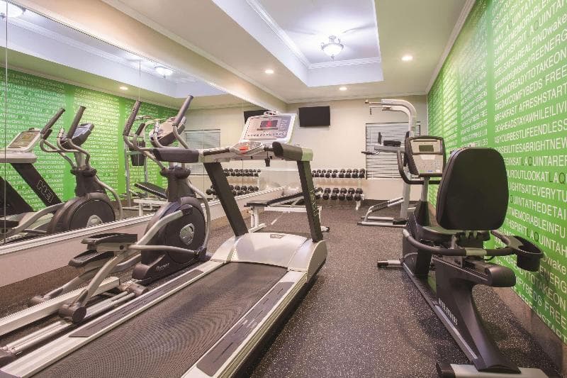 La Quinta Inn & Suites by Wyndham Fort Walton Beach 2