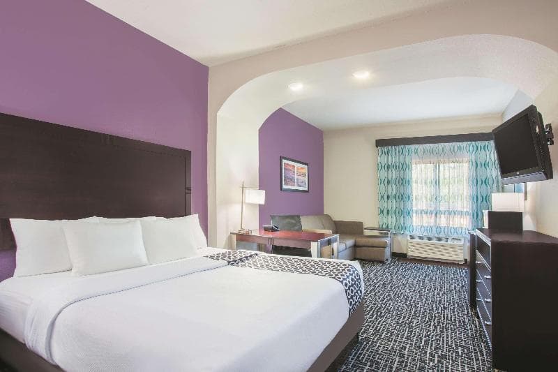 La Quinta Inn & Suites by Wyndham Fort Walton Beach 5