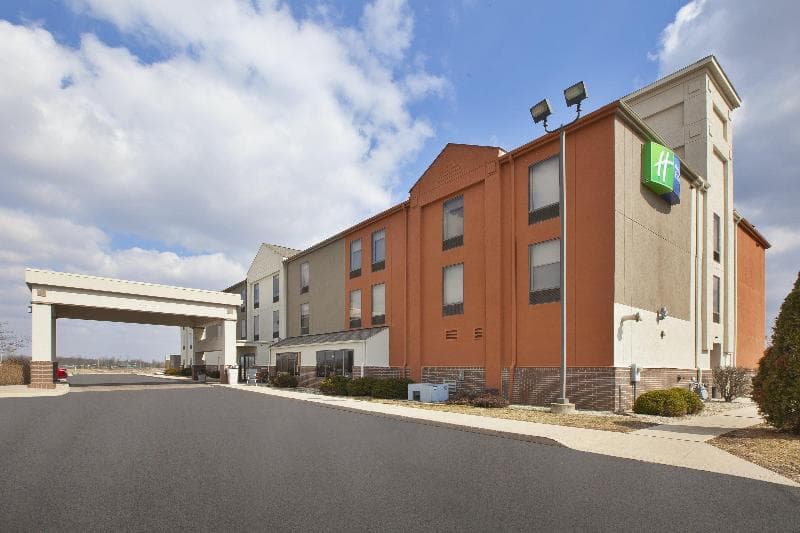 Holiday Inn Express Tiffin 2