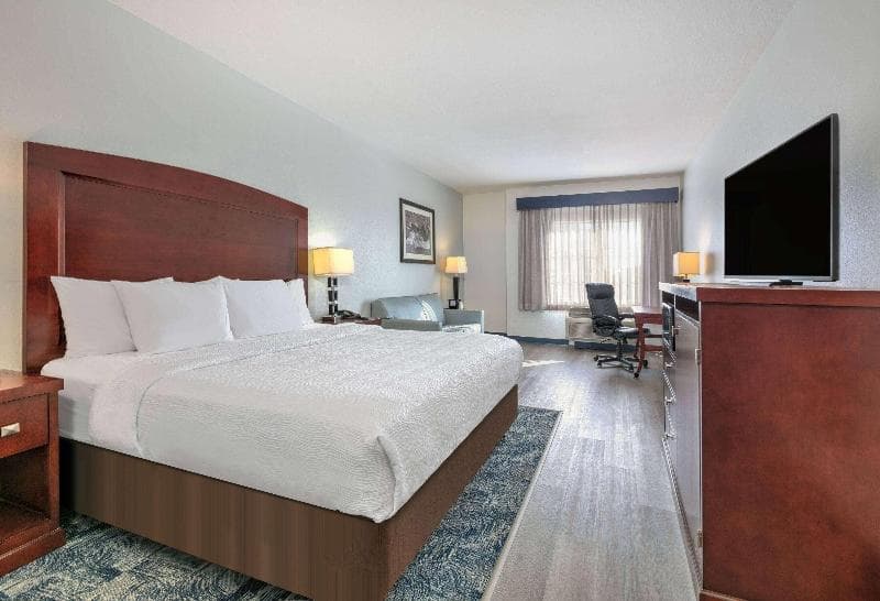 La Quinta Inn & Suites Fort Worth NE Mall 5