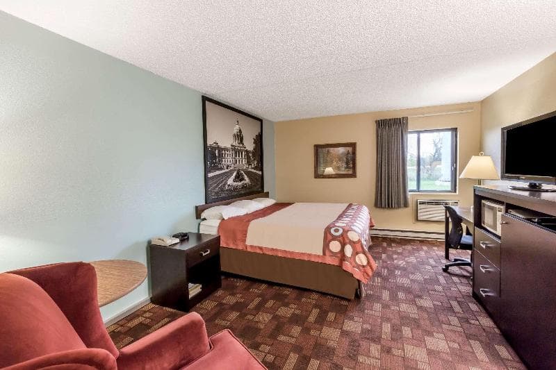 Super 8 By Wyndham Luverne I90 5