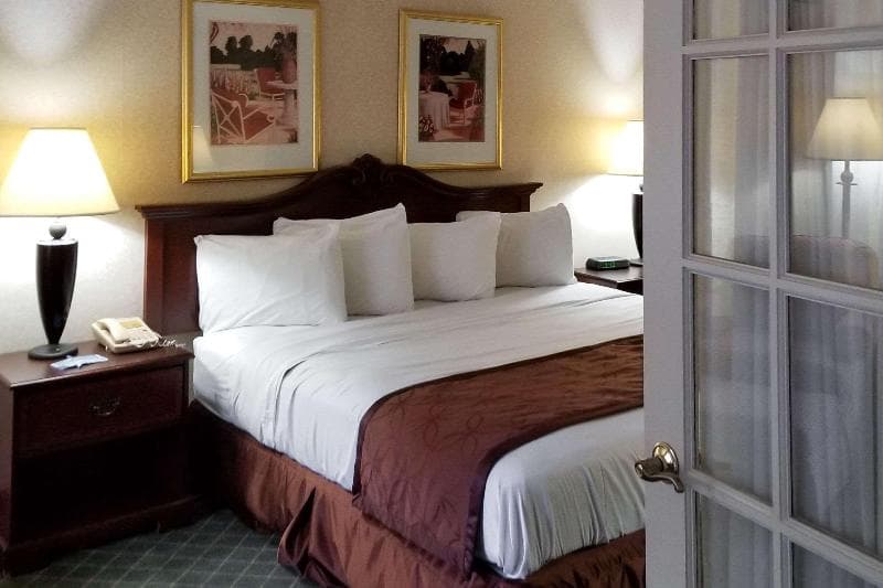 Clarion Inn & Suites 2