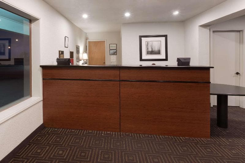 Super 8 by Wyndham Fort Bragg 2