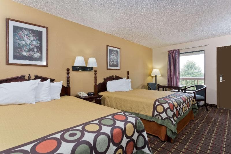 Super 8 by Wyndham Franklin Highway 31 3