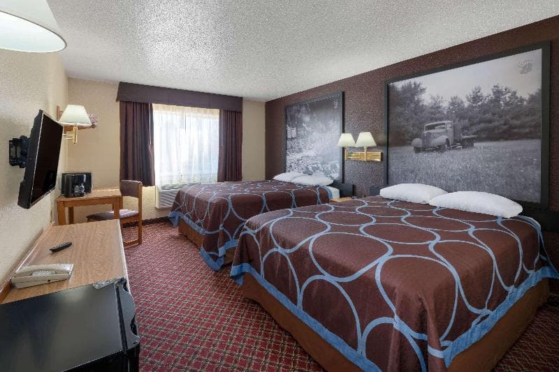 Super 8 by Wyndham Fountain 4
