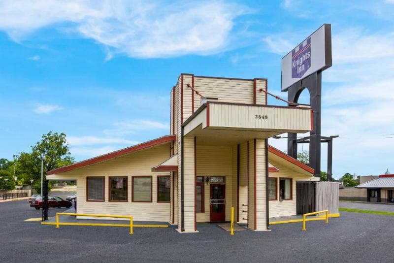 Knights Inn - Fayetteville main