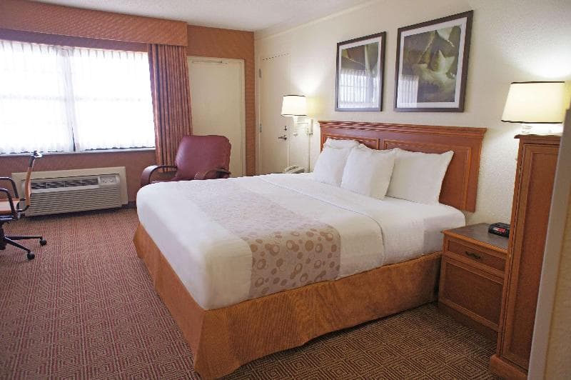 La Quinta Inn & Suites Coral Springs University Drive 4