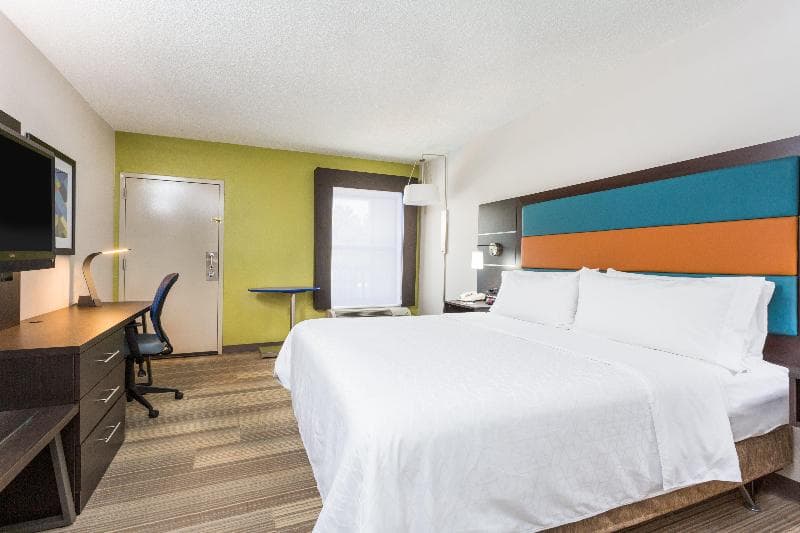 Holiday Inn Express Plymouth photo 1