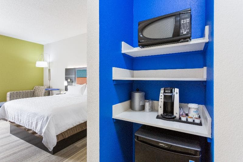 Holiday Inn Express Plymouth 5