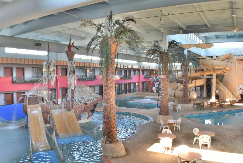 Ramada by Wyndham Sioux Falls Airport-Waterpark & Event Ctr 2