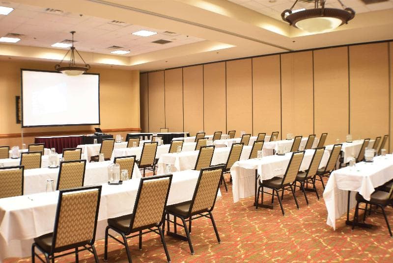 Ramada by Wyndham Sioux Falls Airport-Waterpark & Event Ctr 3