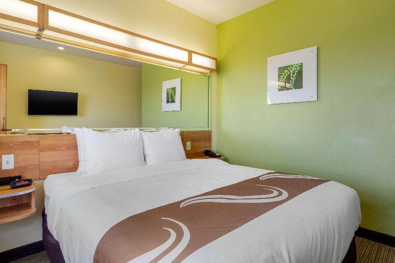Quality Inn & Suites Lehigh Acres Fort Myers 1