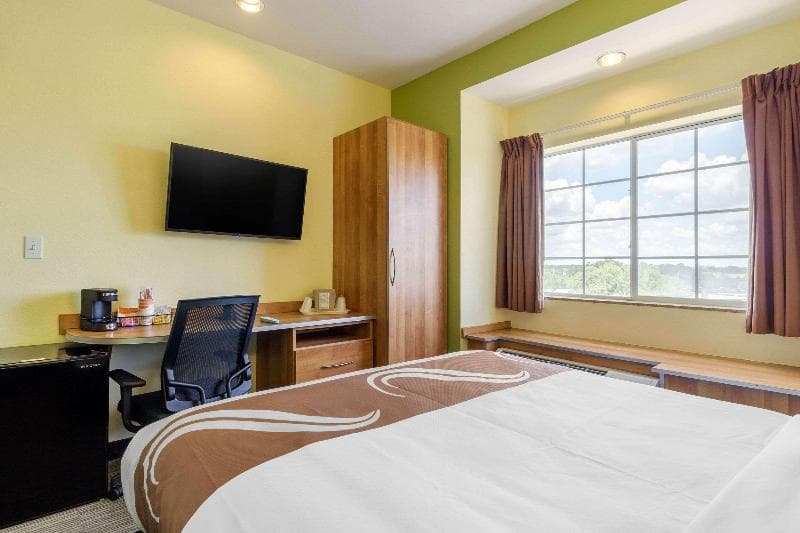 Quality Inn & Suites Lehigh Acres Fort Myers 2