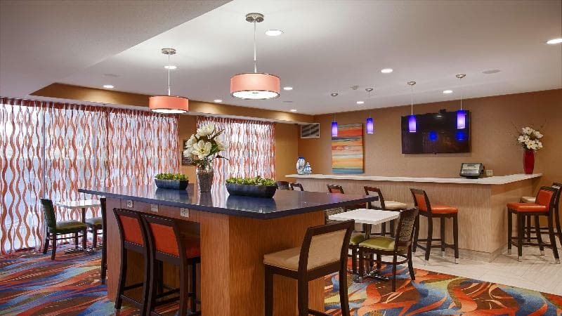 Best Western Plus Fresno Airport Hotel 2