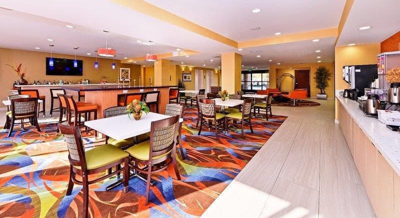 Best Western Plus Fresno Airport Hotel 4