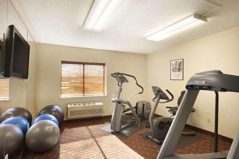 Baymont By Wyndham Sioux Falls Near West 41St Street 3