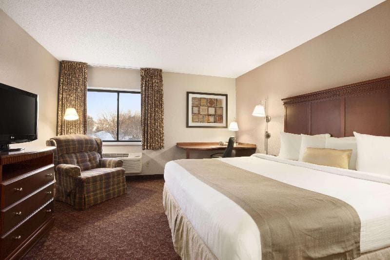 Baymont By Wyndham Sioux Falls Near West 41St Street 4
