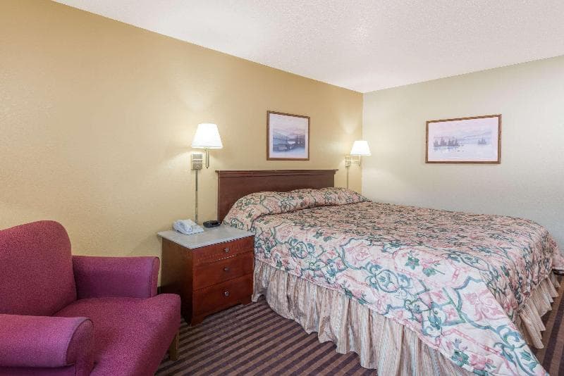 Super 8 By Wyndham La Vale/Cumberland Area photo 1