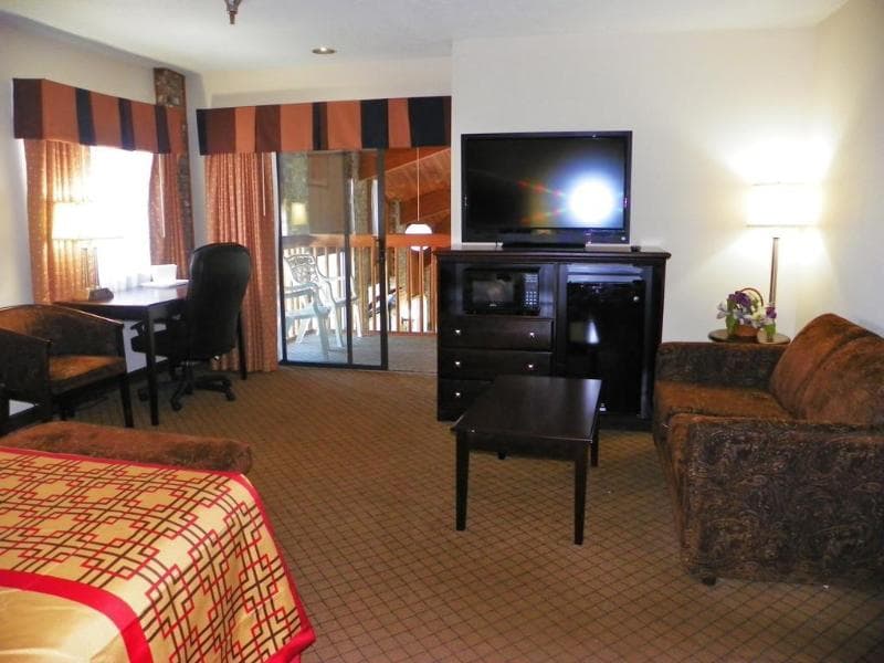 Royalton Inn & Suites Upper Sandusky 2