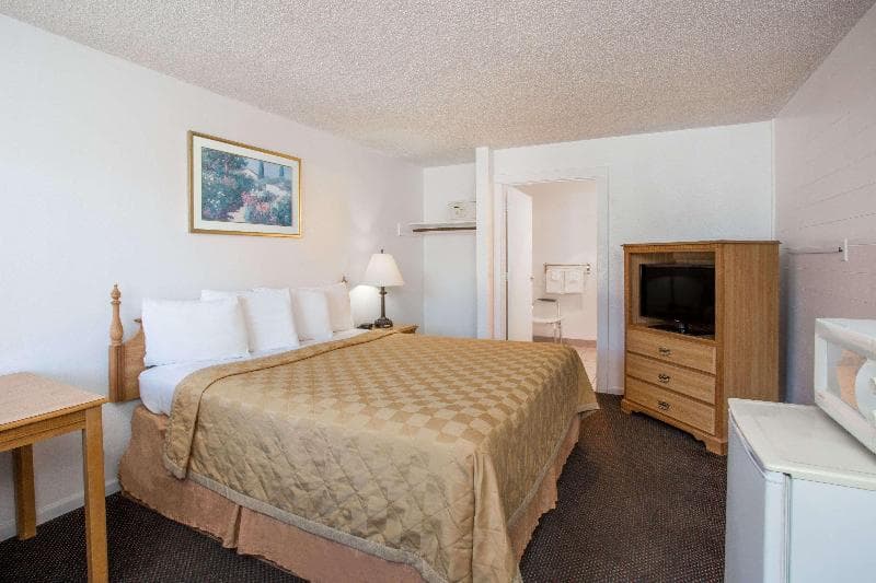 Travelodge By Wyndham Fort Bragg 5