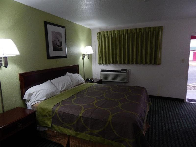 Executive Inn main