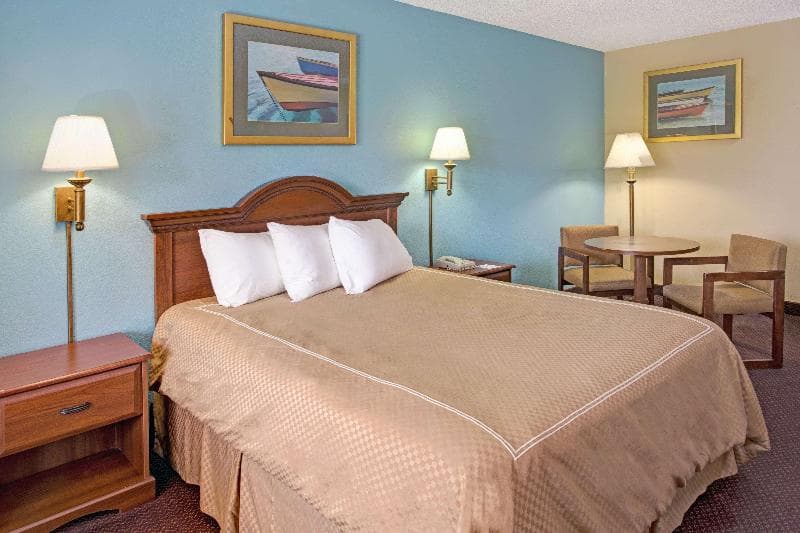 Super 8 By Wyndham Dania/Fort Lauderdale Airport 3