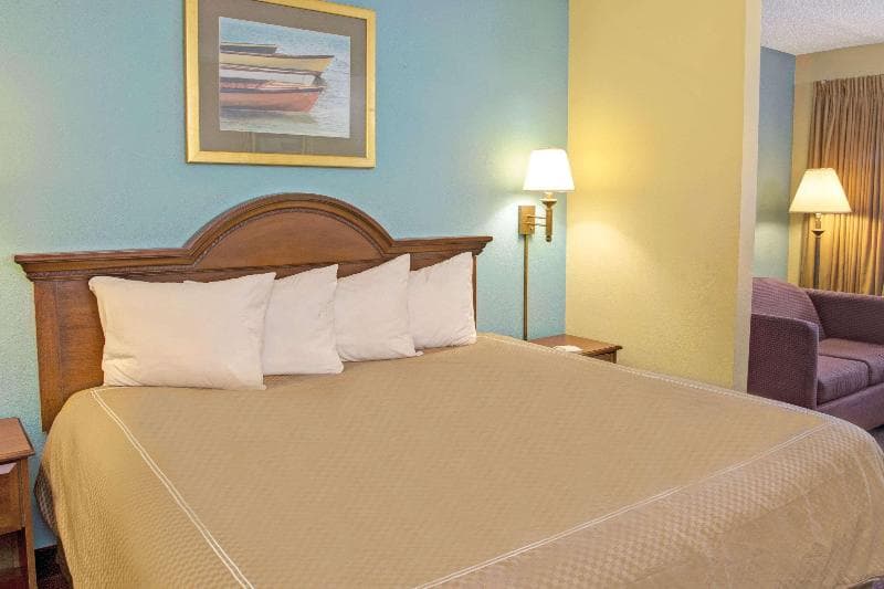 Super 8 By Wyndham Dania/Fort Lauderdale Airport 5