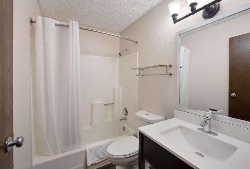 Rodeway Inn 3