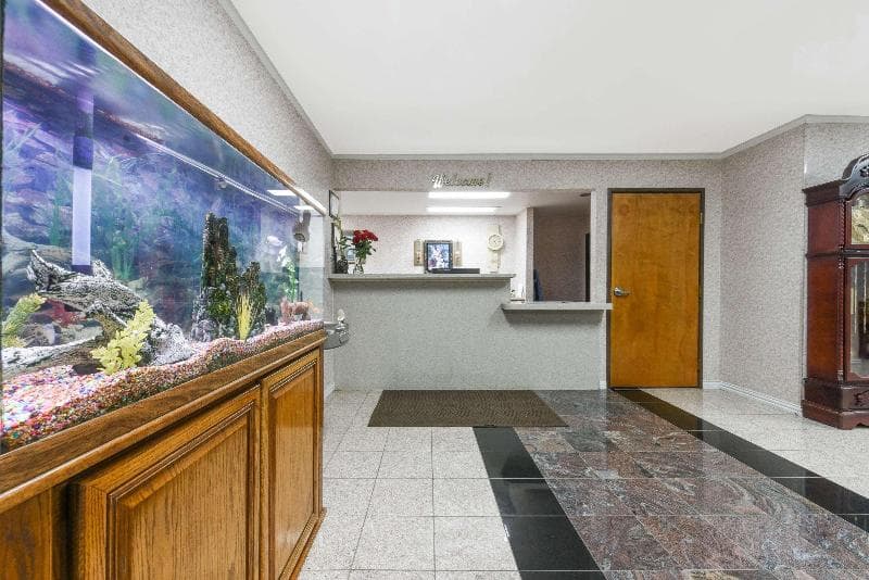 Super 8 By Wyndham Burleson Fort Worth Area 5