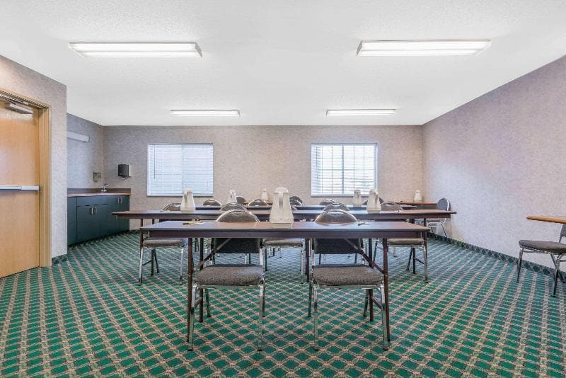 Fargo Airport Inn 3