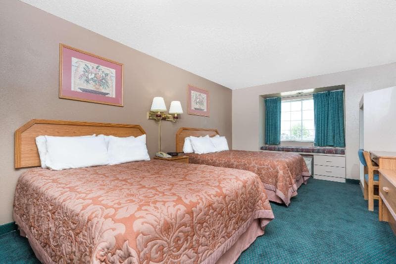 Fargo Airport Inn 4