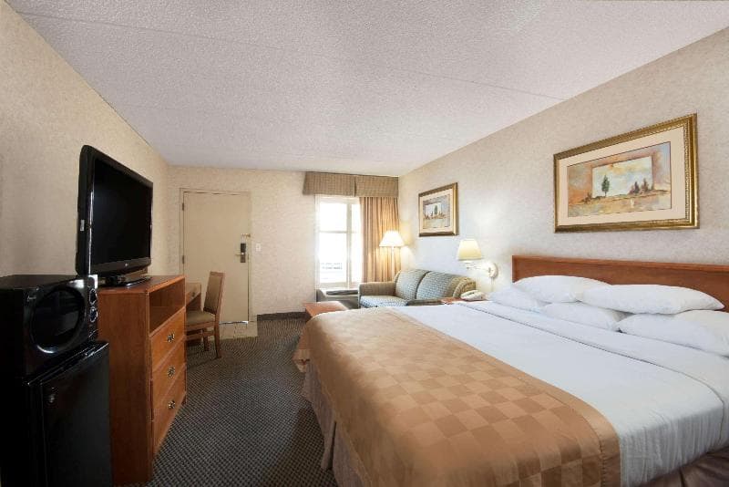 Travelodge by Wyndham Pueblo 5