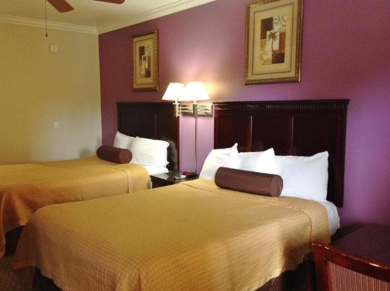 Rodeo Lodge main