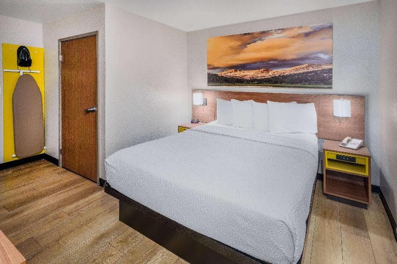 Days Inn by Wyndham Greeley 4