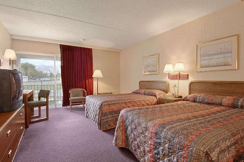 Days Inn By Wyndham Colorado Springs/Garden Of The Gods 5