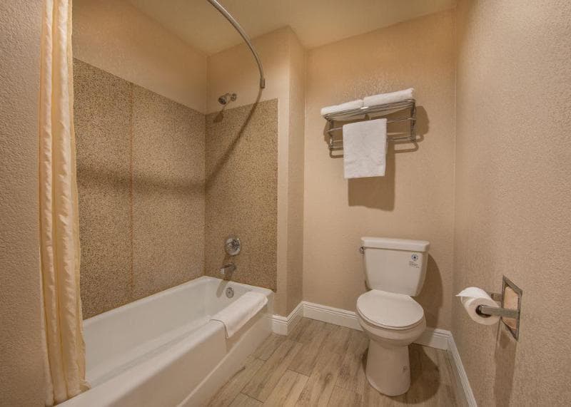 Edge Water Inn photo 1