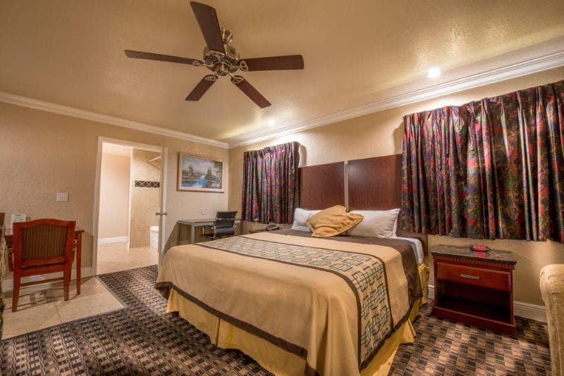 Edge Water Inn 2