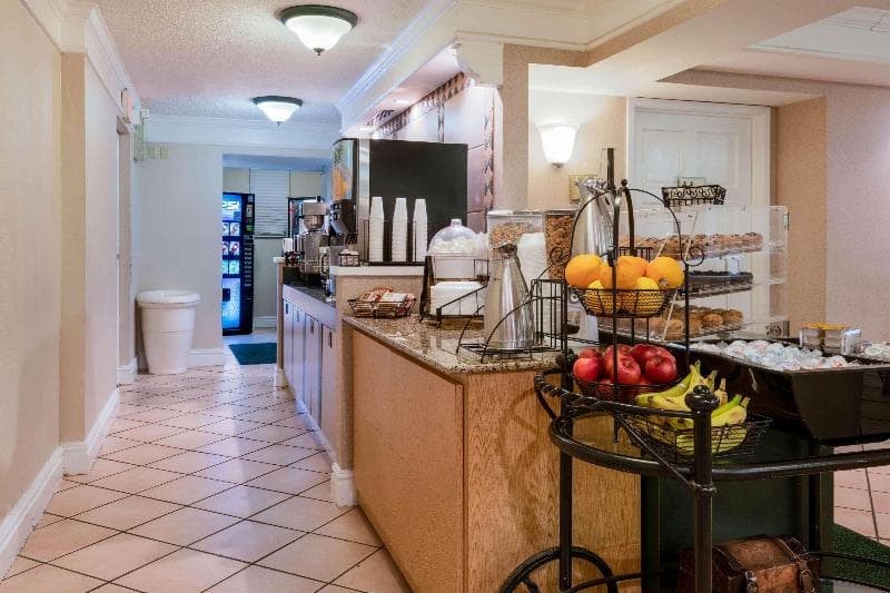 La Quinta Inn by Wyndham Farmington 5