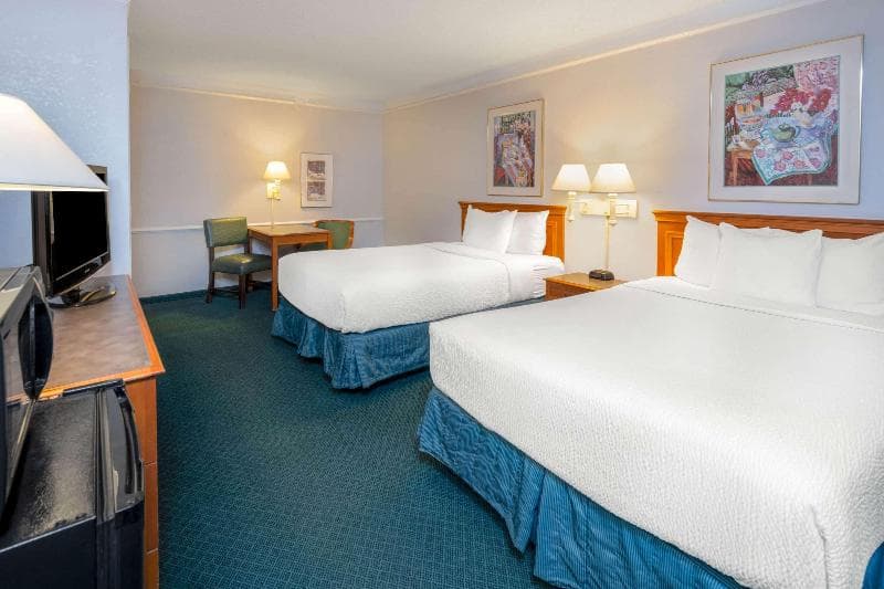 La Quinta Inn by Wyndham Farmington 2