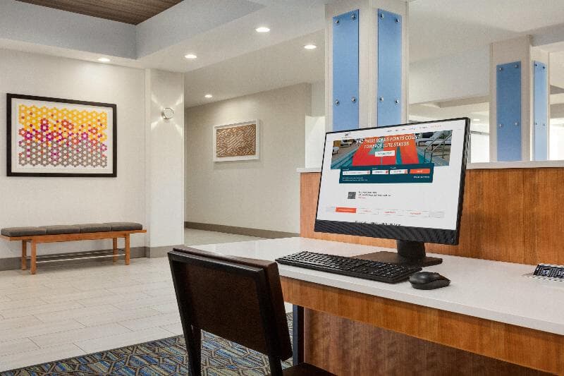 Holiday Inn Express Hotel & Suites Merced 2