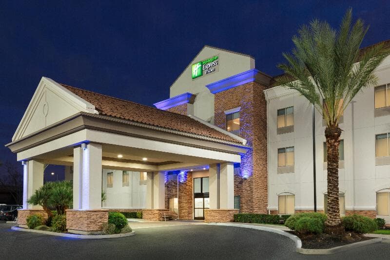 Holiday Inn Express Hotel & Suites Merced 3