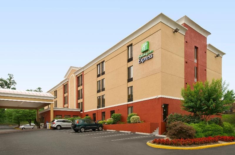 Holiday Inn Express Fairfax - Arlington Boulevard 1