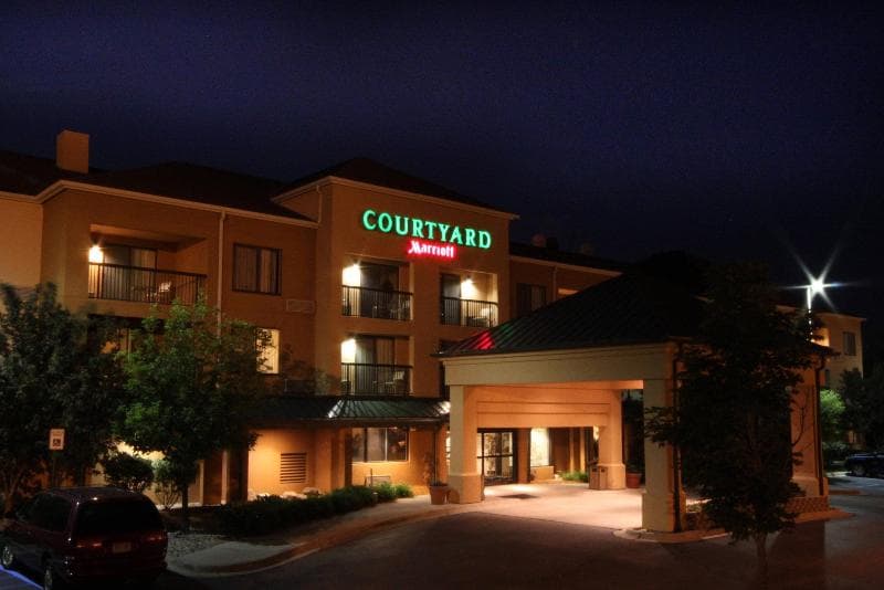 Courtyard Flint Grand Blanc 3