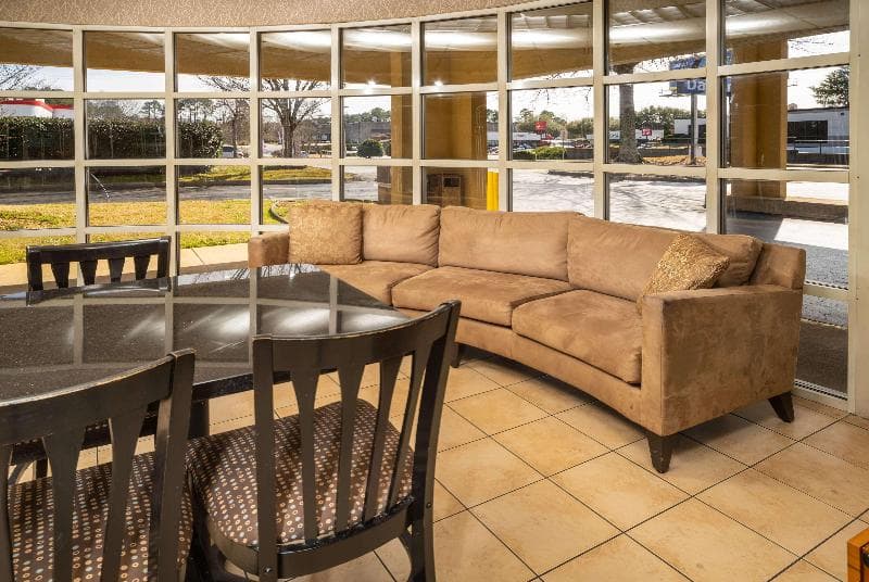 Days Inn by Wyndham Atlanta Stone Mountain 4