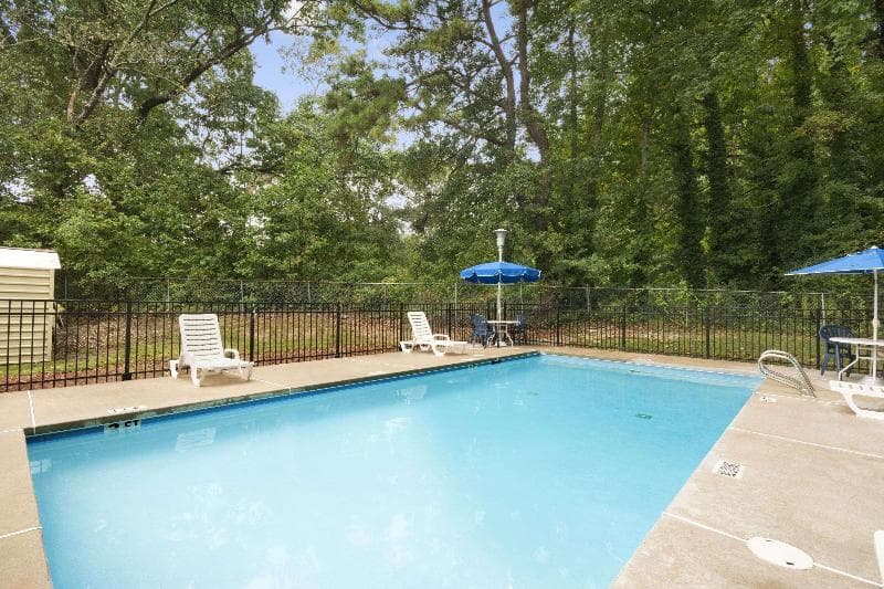 Days Inn by Wyndham Atlanta Stone Mountain 5