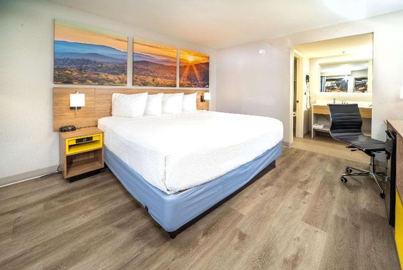 Days Inn by Wyndham Atlanta Stone Mountain photo 1