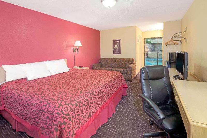 Days Inn by Wyndham East Albuquerque photo 1