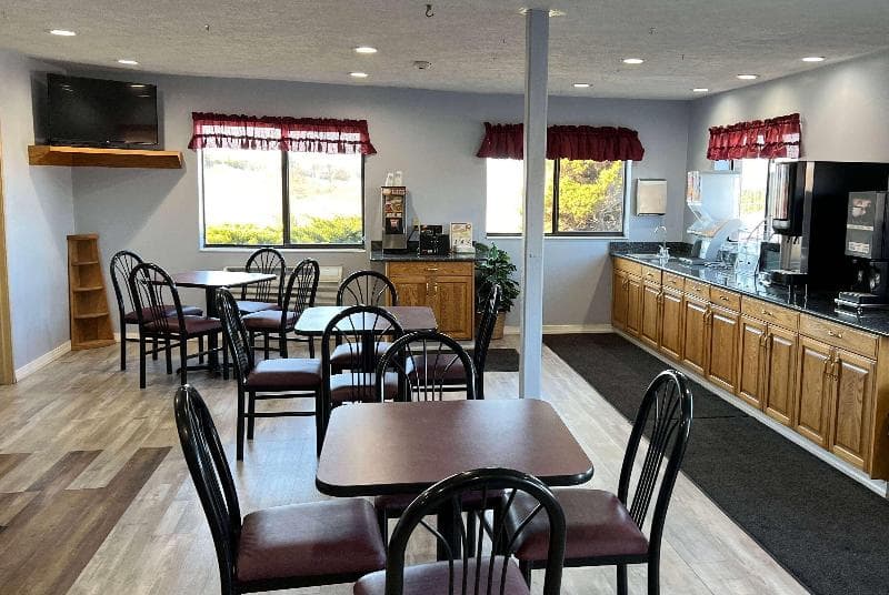 Super 8 By Wyndham Altoona 4